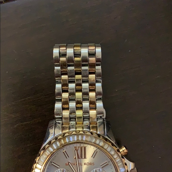 Michael Kors Everest Chronograph Silver Dial Tri-Tone Ladies Watch - Picture 6 of 8